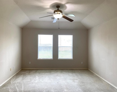2507 Atwood Glen Lane - Photo Thumbnail 6
