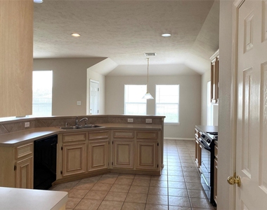2507 Atwood Glen Lane - Photo Thumbnail 3