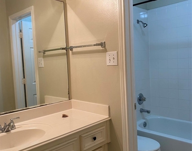 2507 Atwood Glen Lane - Photo Thumbnail 10
