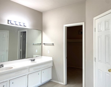 2507 Atwood Glen Lane - Photo Thumbnail 8