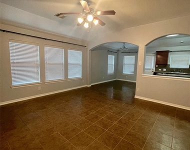 722 Pequin Road - Photo Thumbnail 4
