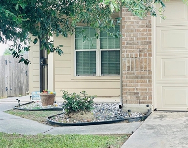 722 Pequin Road - Photo Thumbnail 2