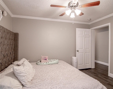 160 Varsity Drive - Photo Thumbnail 13