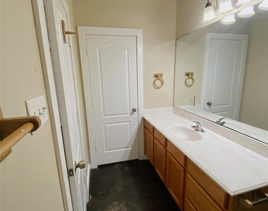 3123 Molly Drive - Photo Thumbnail 6