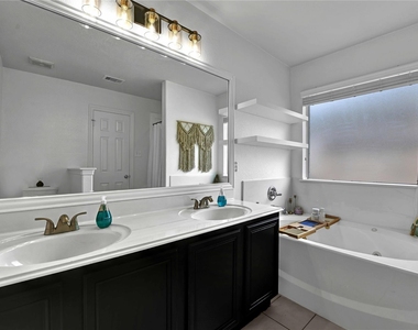 997 Hamilton Street - Photo Thumbnail 15