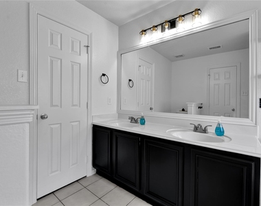 997 Hamilton Street - Photo Thumbnail 14