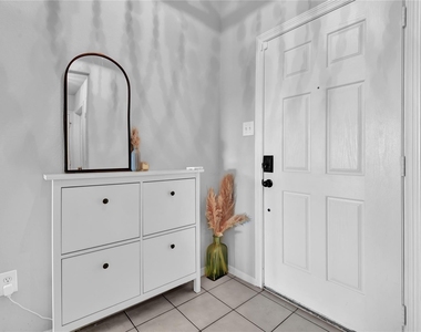 997 Hamilton Street - Photo Thumbnail 3
