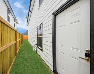 8213 Richland Drive - Photo Thumbnail 34