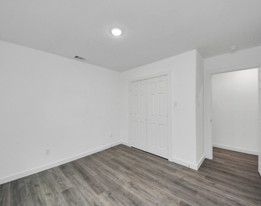8213 Richland Drive - Photo Thumbnail 25