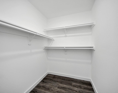8213 Richland Drive - Photo Thumbnail 28