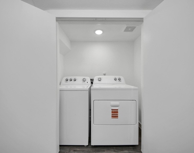 8213 Richland Drive - Photo Thumbnail 32