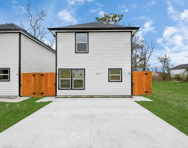 8213 Richland Drive - Photo Thumbnail 6