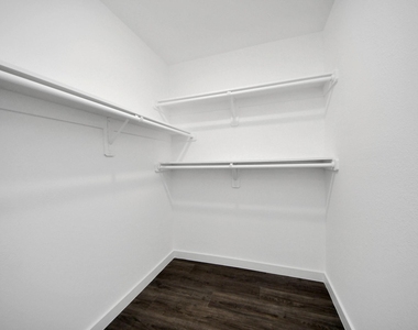 8213 Richland Drive - Photo Thumbnail 23