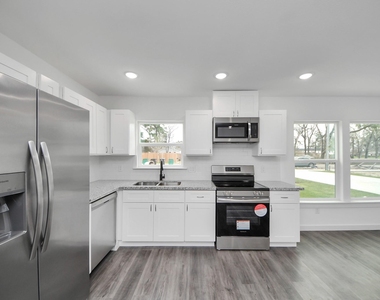 8213 Richland Drive - Photo Thumbnail 13