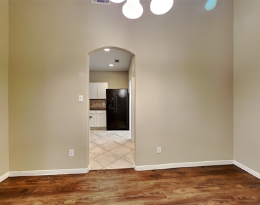 2306 Hollyfield Lane - Photo Thumbnail 3