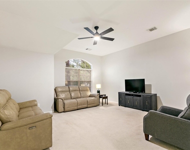 35 Larks Aire Place - Photo Thumbnail 31