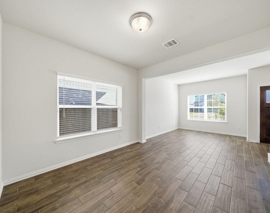 32942 Silver Meadow Way - Photo Thumbnail 14