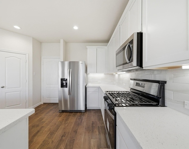 32942 Silver Meadow Way - Photo Thumbnail 8