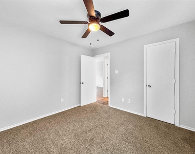 4311 Amaryllis Avenue - Photo Thumbnail 5