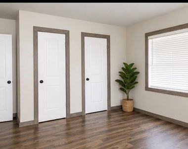 3206 Jarvis Street - Photo Thumbnail 3