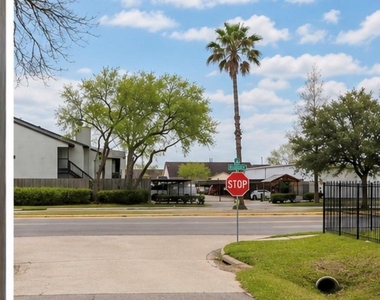 3206 Jarvis Street - Photo Thumbnail 7