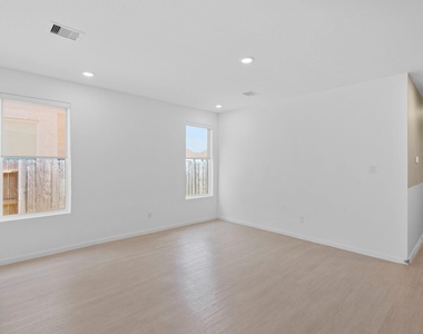 6715 Iron Clover Drive - Photo Thumbnail 3