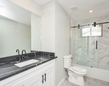 5850 Duxbury Street - Photo Thumbnail 24