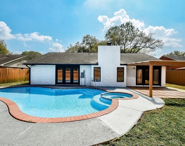 5850 Duxbury Street - Photo Thumbnail 6