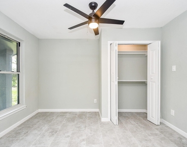 5850 Duxbury Street - Photo Thumbnail 21