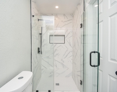 5850 Duxbury Street - Photo Thumbnail 26