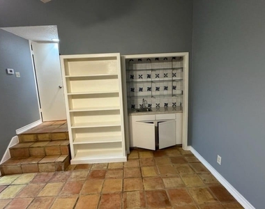 78 Villa Way - Photo Thumbnail 8