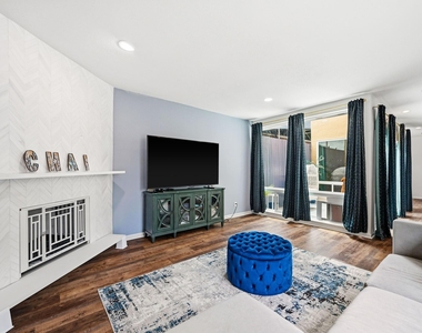 1116 Bering Drive - Photo Thumbnail 9
