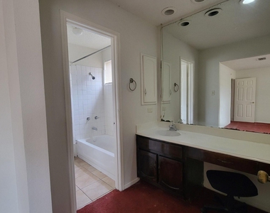 11651 Woodbuck Trail - Photo Thumbnail 6