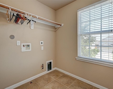 18211 Cimmaron Oak Lane - Photo Thumbnail 11