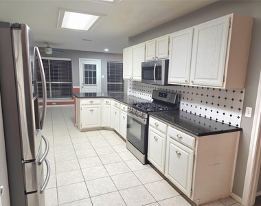 506 Birch Hill Drive - Photo Thumbnail 8