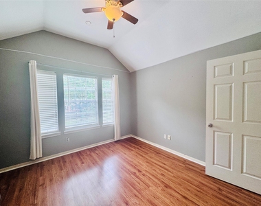 506 Birch Hill Drive - Photo Thumbnail 33
