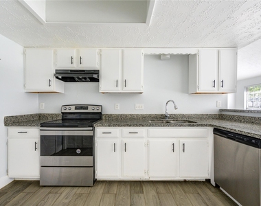 7506 Stone Pine Lane - Photo Thumbnail 7