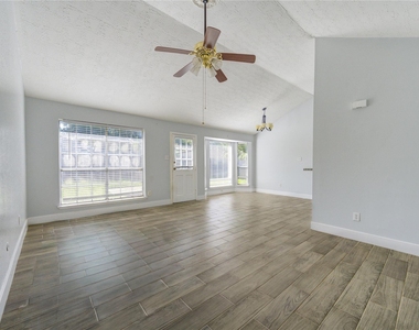 7506 Stone Pine Lane - Photo Thumbnail 2