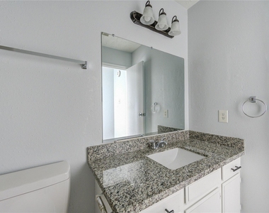 7506 Stone Pine Lane - Photo Thumbnail 18