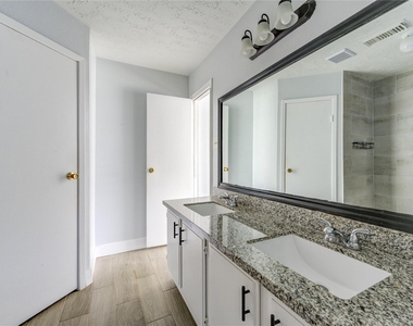 7506 Stone Pine Lane - Photo Thumbnail 14