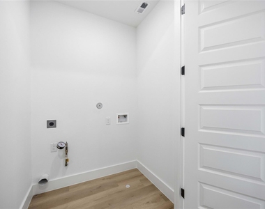 3103 Lelia Street - Photo Thumbnail 16