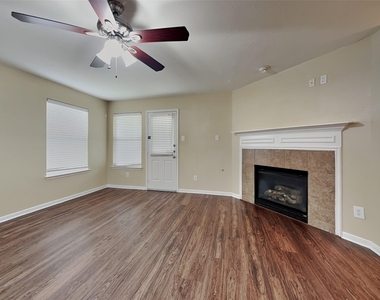 8102 Sweetstone Bluff Lane - Photo Thumbnail 7