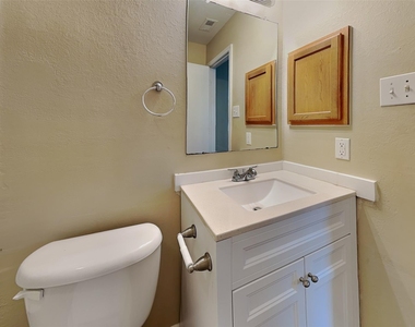 8102 Sweetstone Bluff Lane - Photo Thumbnail 16