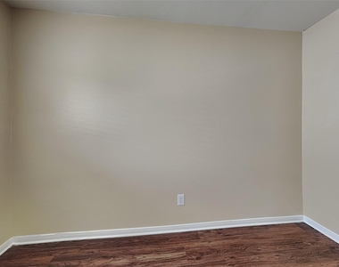 8102 Sweetstone Bluff Lane - Photo Thumbnail 18