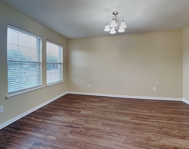 8102 Sweetstone Bluff Lane - Photo Thumbnail 5