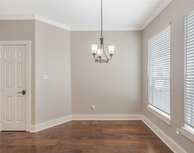 1207 Nagle Street - Photo Thumbnail 15