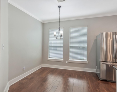 1207 Nagle Street - Photo Thumbnail 14