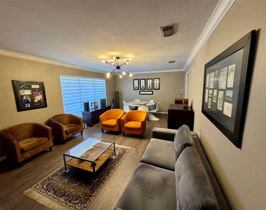 5218 Willowbend Boulevard - Photo Thumbnail 2