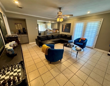 5218 Willowbend Boulevard - Photo Thumbnail 3