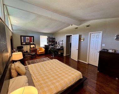 5218 Willowbend Boulevard - Photo Thumbnail 13